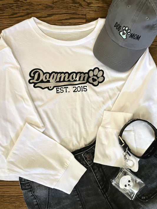 DOGMOM EST. 2015 CROPPED TEE (PERSONALIZED)